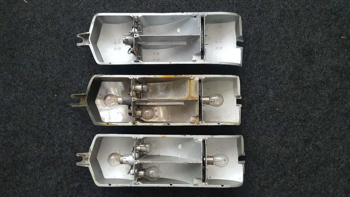 Metall Oldtimer Mercedes W108 Rückleuchte Lampenträger 1088260251  