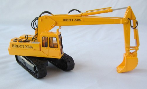 1/50 Excavator Broyt X30 T cab 1 - Ready Made Resin Model by Fankit Models - Picture 2 of 10