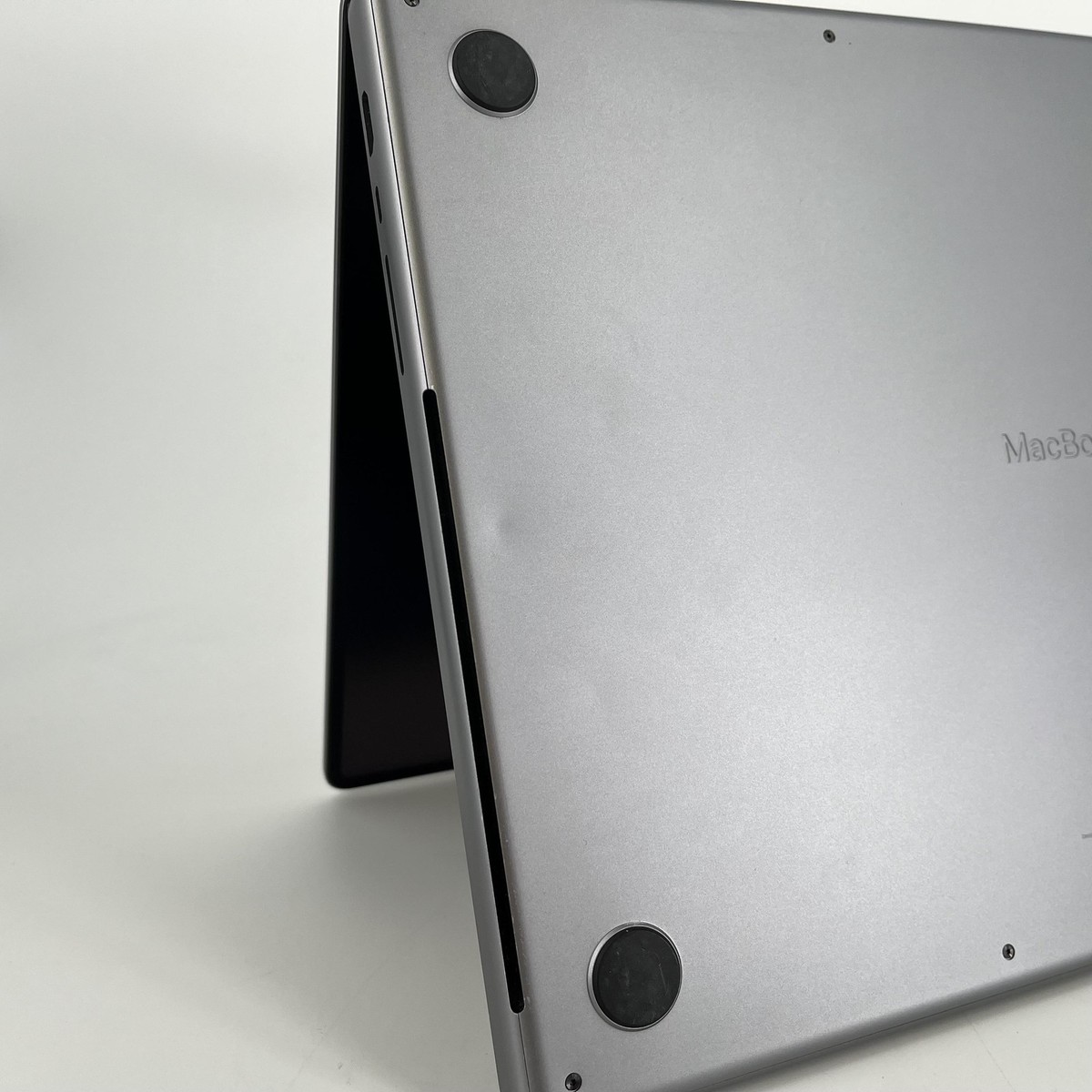 Apple MacBook Pro 16 M1 Max 2021 A2485 10-Core 32-Core 64GB Apple MacBook Pro 16 M1 Max 2021 A2485 10-Core 32-Core 64GB