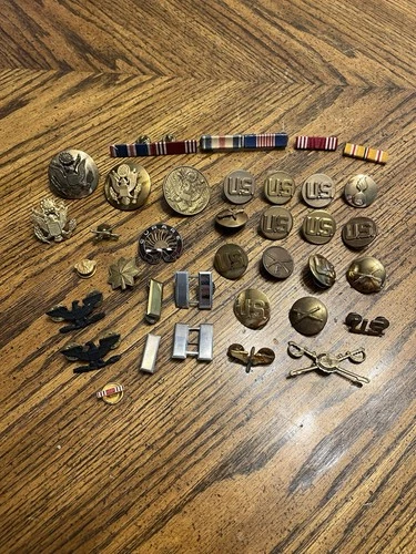 Vtg Antique WW1-WW2 Military Army Air Force Large Lot Of Pins And Ribbons