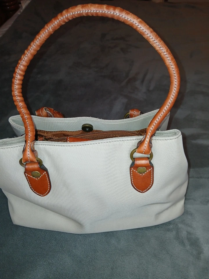 Bolso de Mano Comprador Auténtico Artesanal FOSSIL Clásico Color Castaño Forrado Cuero Foto 2 de 4