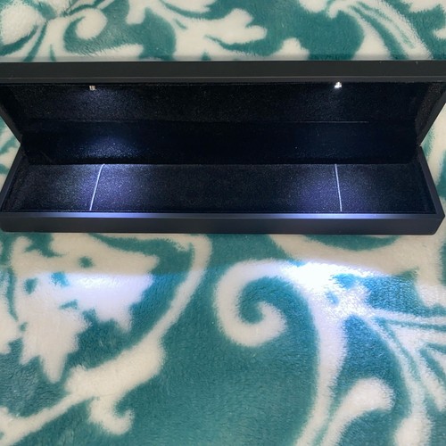 LED Light Single Watch Case Jewelry Display Storage Holder Gift
