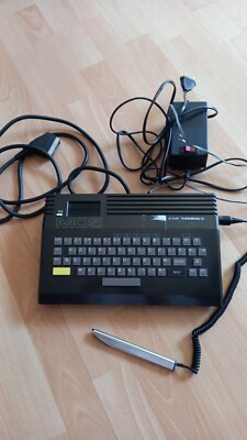 Vieux Ordinateur Thomson MO5 Vintage, En Bon état De Marche - Pour Collectionneurs