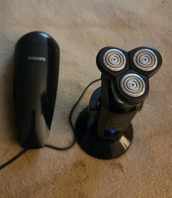 Philips Norelco Arcitec 1050X Men's Shaver Rechargeable w/ Charging Case & Stand