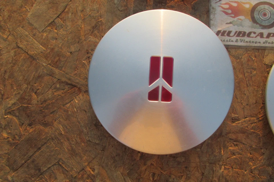 1991 OLDSMOBILE CUTLASS CALAIS 15X6 ALLOY WHEEL CENTER CAPS, SET OF 4 - Image 2 of 4