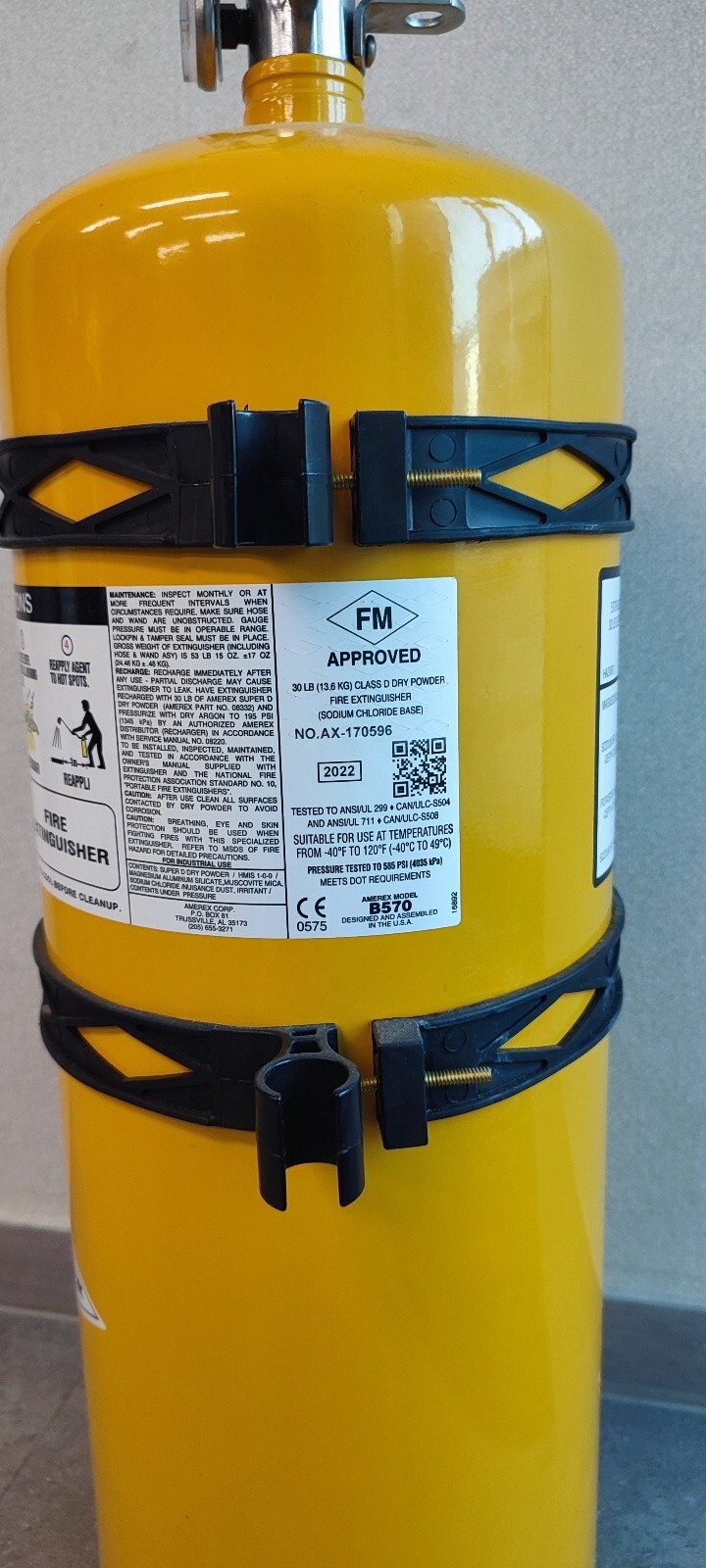 AMEREX CLASS D FIRE EXTINGUISHER MODEL570 WITH BRACKET eBay