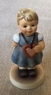 Hummel / Goebel Figur 2102/A  Ein Herz aus Bayern  von 2001