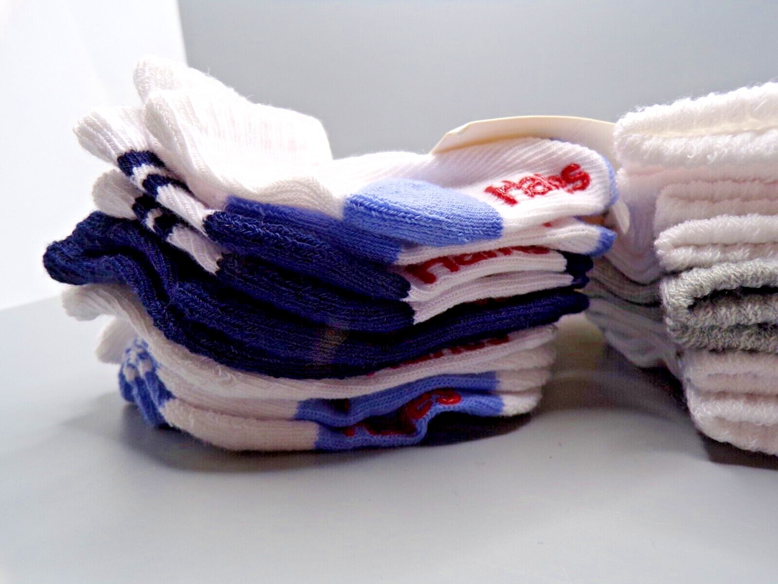 Hanes Infants Size 612 months 10 Pair Gripper Bottoms White/Blue Ankle