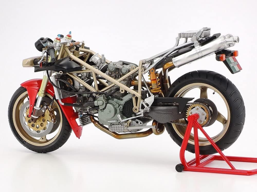 TAMIYA DUCATI 916 1/12 スケール Tamiya Ducati 916 1/12 Scale Motorcycle Model Kit 14068 for