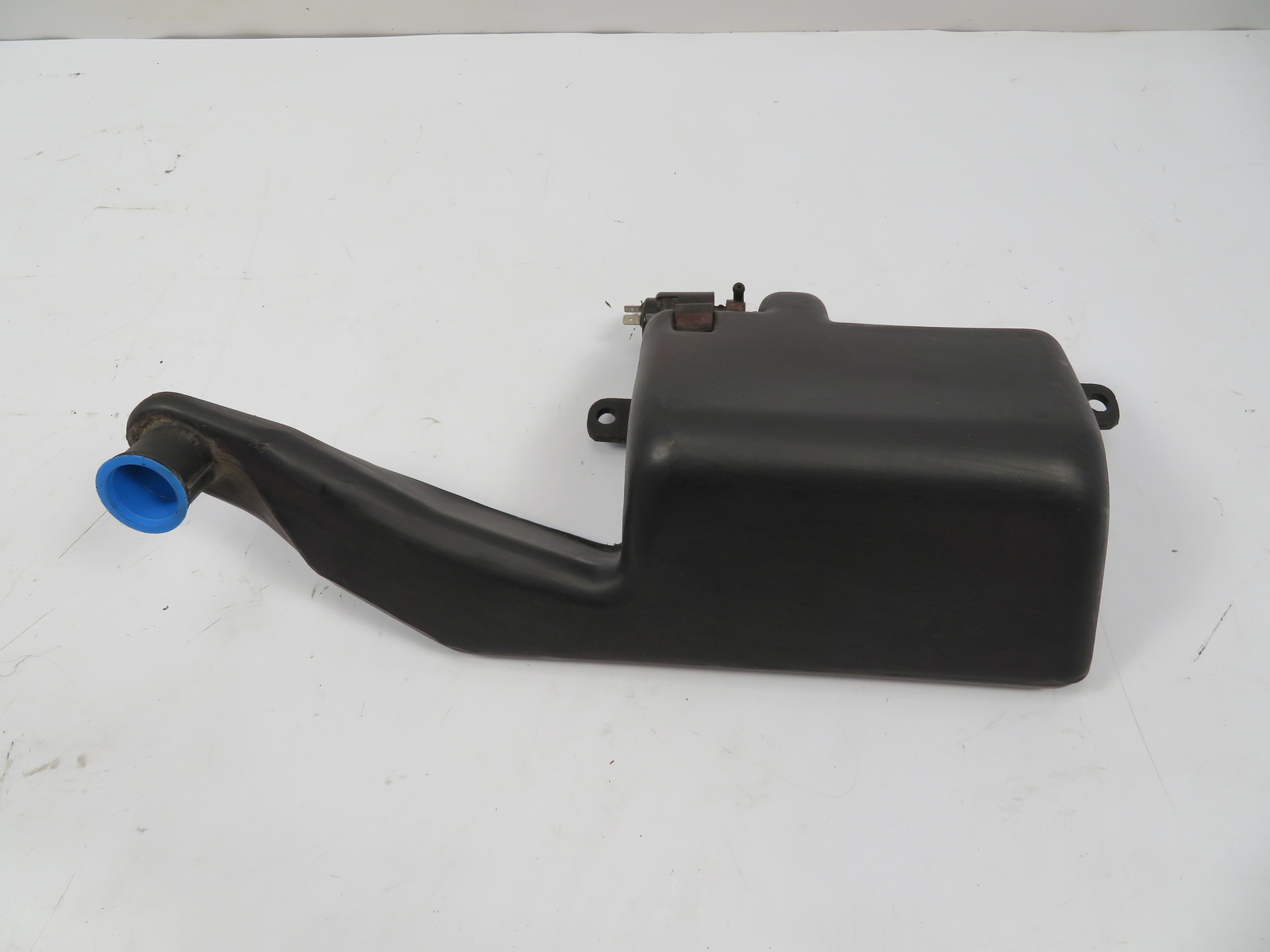 Ferrari 328 GTS #1108 Windshield Washer Tank Reservoir