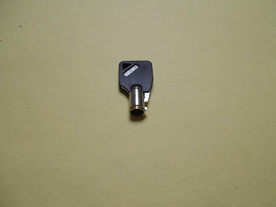 *UNKNOWN BRAND TOOL BOX LOCK KEY 048