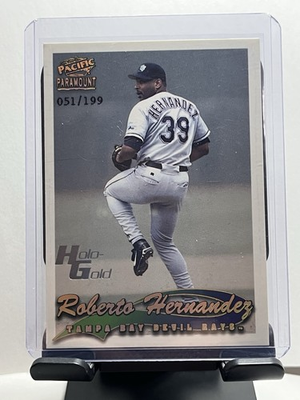 #ad 1999 Pacific Paramount Holo Gold 51 199 Roberto Hernandez #226 $2.00