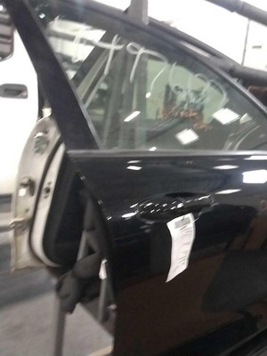 Used Front Right Door Assembly Front fits: 2019 Volvo S60 tempered glass Front R