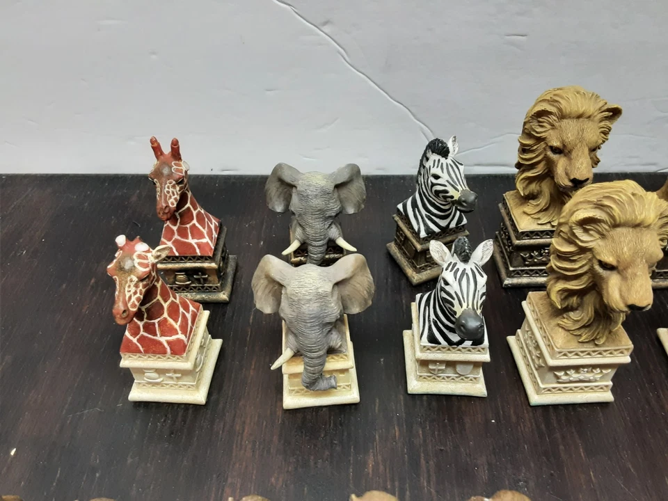 Ben Homer Wild Animal of Africa Complete Chess Set *A few dings - Image 3 of 4
