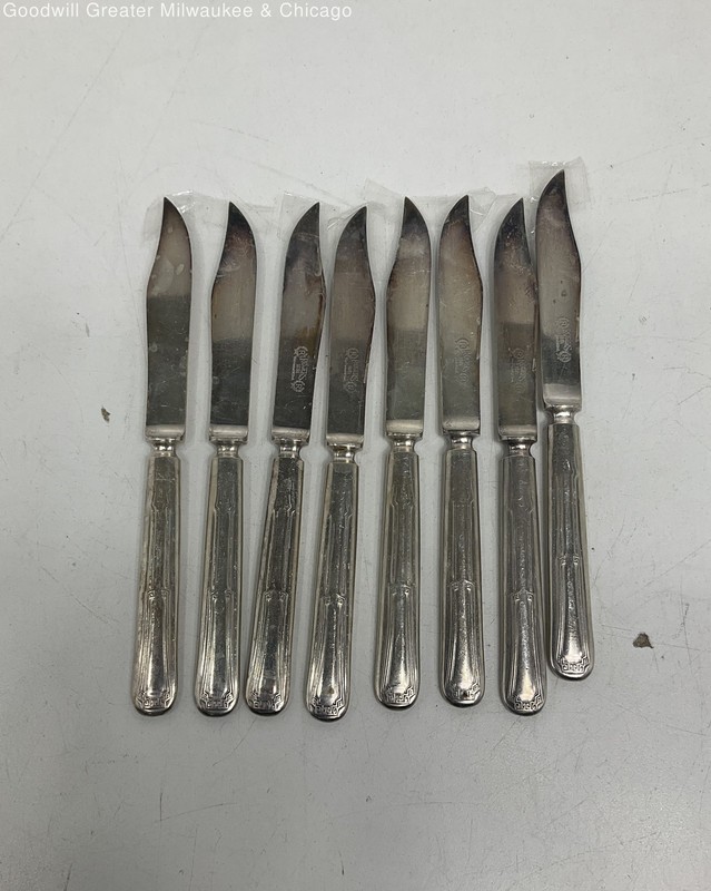 Set of 8 Rogers 1881 Silverplate Small Cutting Knives