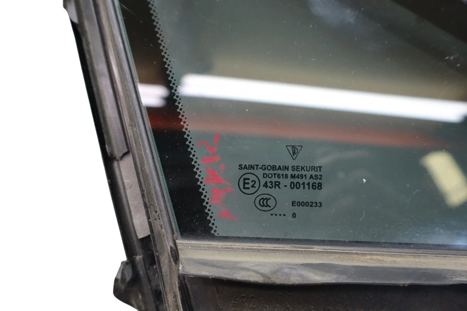 10-16 Porsche Panamera Cuarto de cristal delantero derecho del lado del pasajero OEM Foto 4 de 4