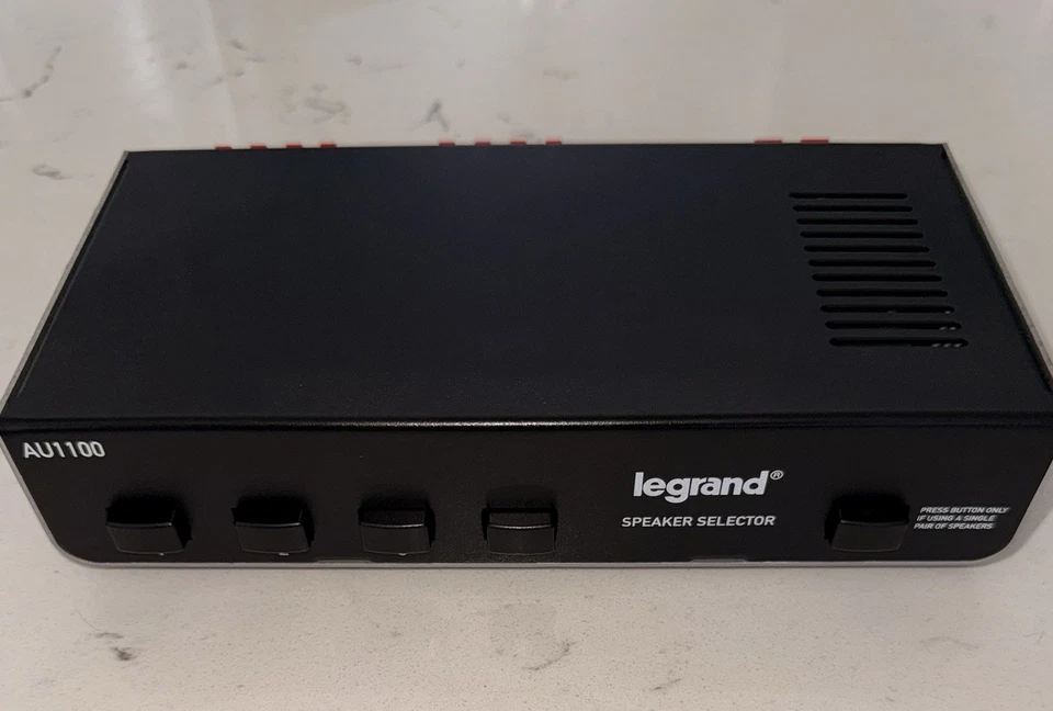 Bloque de distribución de señal de 4 altavoces Legrand Speaker Distribution Foto 2 de 4