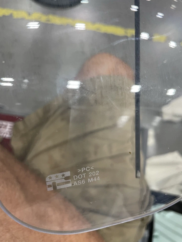 Parabrisas National Cycle N21202 Spartan 18,50" transparente para Harley Dyna Sportster Foto 4 de 4