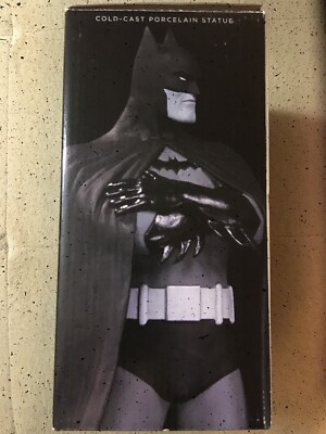 Batman Black & White Statue セカンドエディション Amazon.com: DC Collectibles Batman: Black & White: Batman by