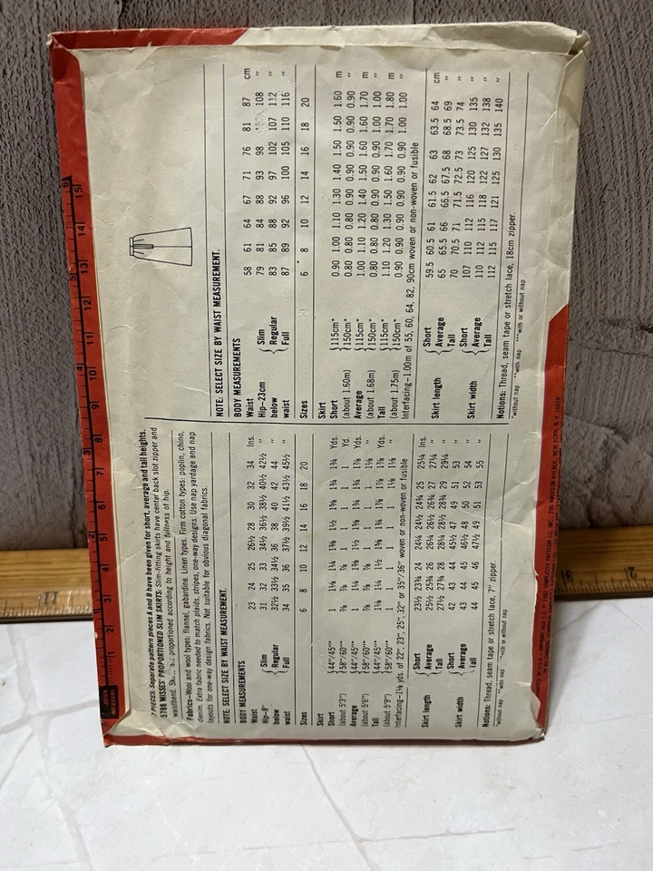 Simplicity And McCalls Crafting Sewing Patterns Robes Easy To Sew - Image 3 of 4