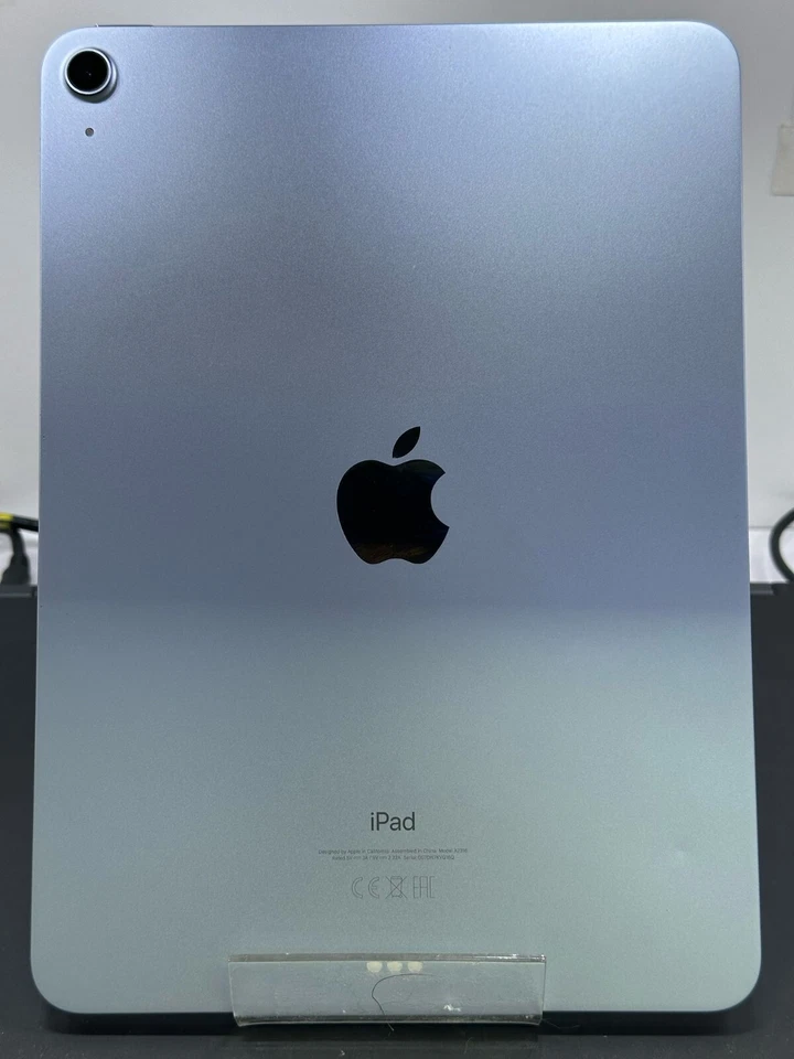 Apple iPad Air 4th Gen 2020 64GB Tablet WiFi  Sky Blue EXCELLENT, - Image 4 of 4