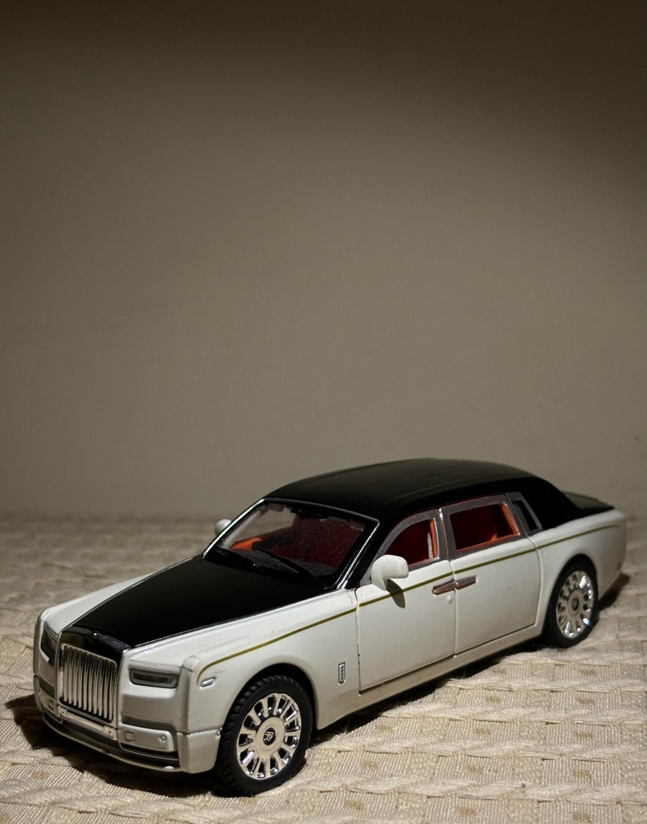 1/18 ROLLS ROYCE PHANTOM Ⅷ 1/18 Rolls Royce Phantom VIII 8th 2018-2023 White Blue