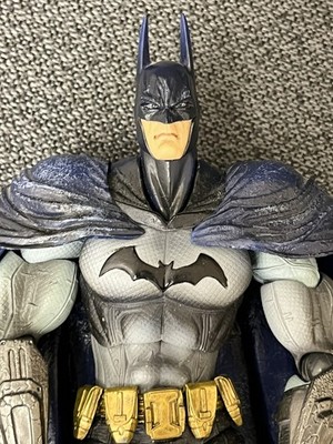 Batman Arkham City: Play Arts Kai Batman Action Figure 