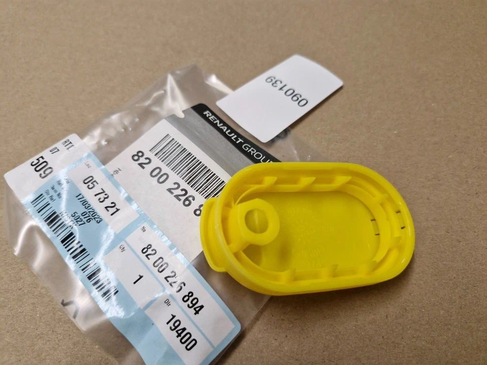 Renault Laguna Washer Fluid Reservoir Bottle Cover Cap 820022689 07-10 Genuine - Image 4 of 4
