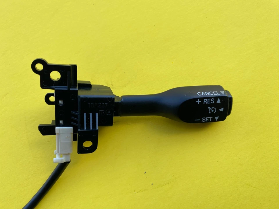 2005-2010 TOYOTA AVALON VOLANTE CONJUNTO DE INTERRUPTOR DE CONTROLE DE CRUZEIRO FABRICANTE DE EQUIPAMENTO ORIGINAL 18A227 - Imagem 2 de 4