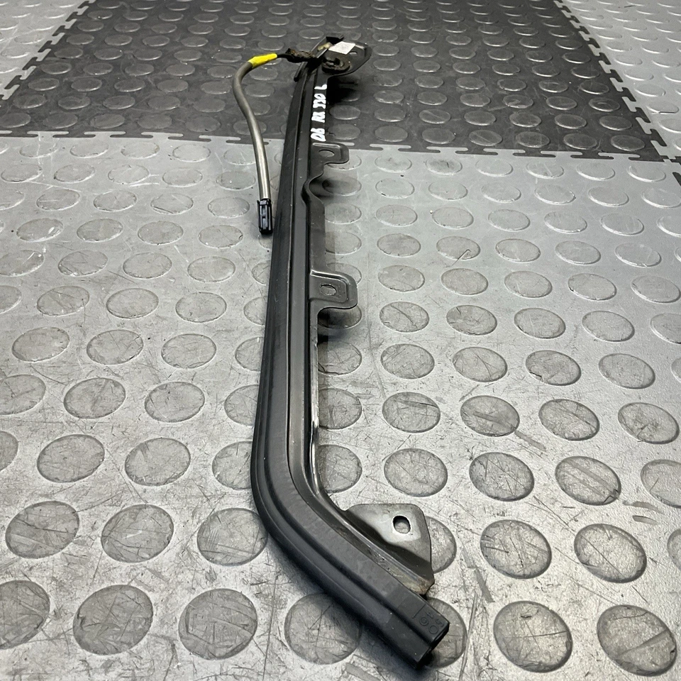 Sensor de pellizco de puerta de maletero eléctrico lateral izquierdo Lexus RX 330 2004-2006 FABRICANTE DE EQUIPOS ORIGINALES Foto 2 de 4