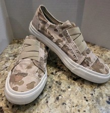 Blowfish Malibu Natural/Tan Camo Canvas Size 8.5 Fashion Sneaker Slip On Shoes