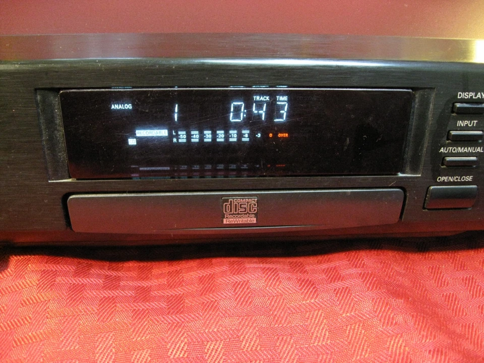 Phillips Compact Disc Recorder CDR 870 -Great working condition - Image 3 of 4