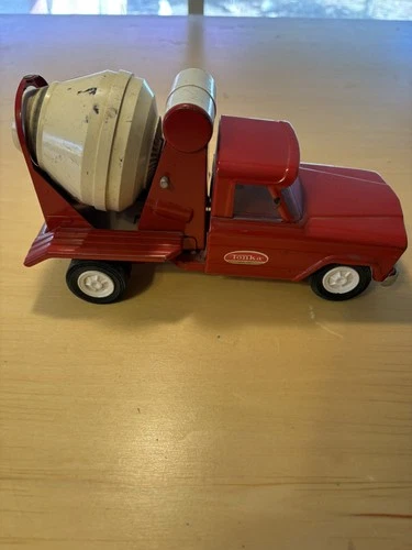 Vintage 1960's Tonka Jeep Cement Mixer Truck #77 Red White w/ Oval Label 9”