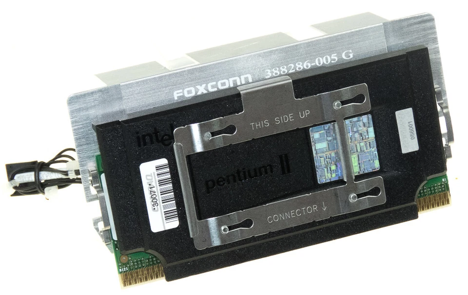 Intel Pentium II 400MHz SL357 SLOT1+Cooler - Image 2 of 2