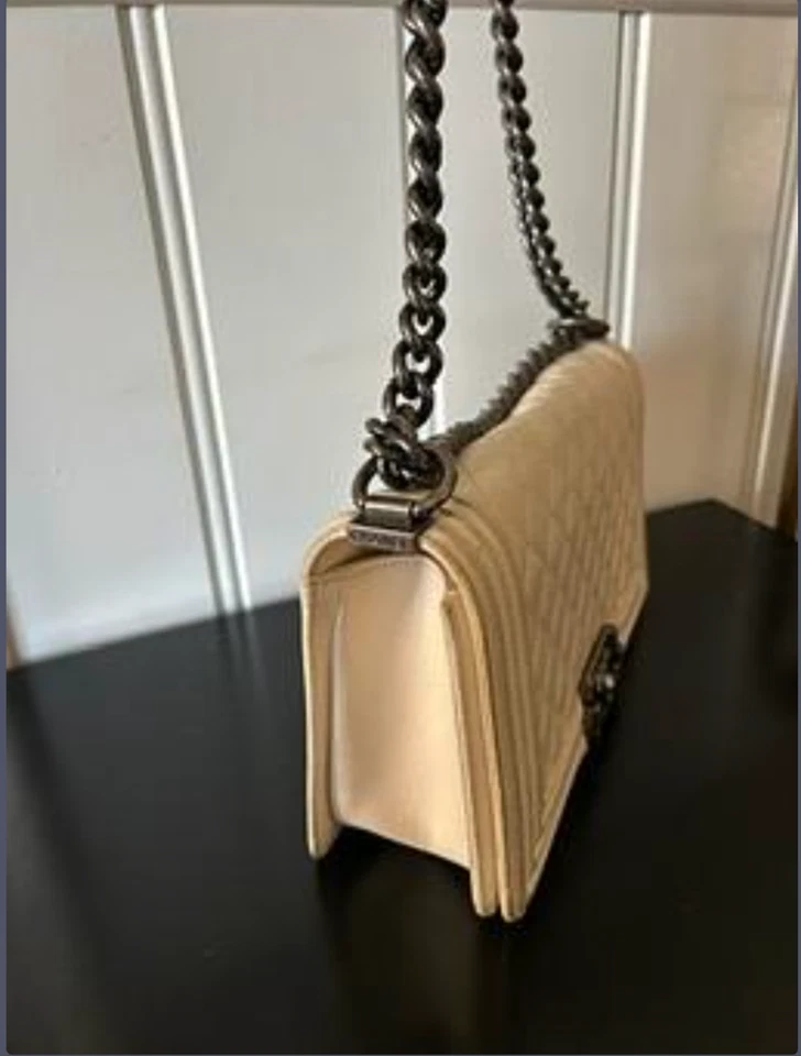 Bolso de hombro CHANEL mediano viejo niño con solapa Foto 3 de 4