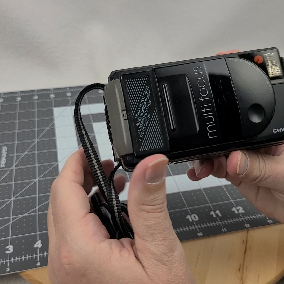 CHINON Auto 3001 Multi Auto Focus 35mm f/2.8 Film Camera JAPAN