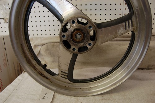 1999 SUZUKI MARAUDER VZ800 FRONT WHEEL/RIM - Picture 3 of 8