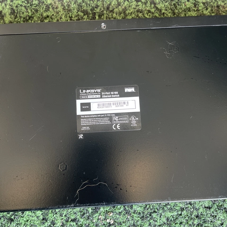 Linksys EF3124 24 Port 10/100 Ethernet Switch W/ 100 Base FX SC Fi Fiber Module - Image 4 of 4