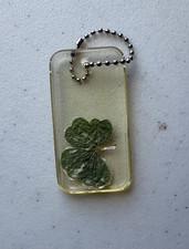 Real four leaf clover in resin keychain
