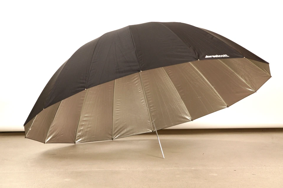 Paraguas parabólico Westcott 7' (plateado/negro) #49216 Foto 2 de 4
