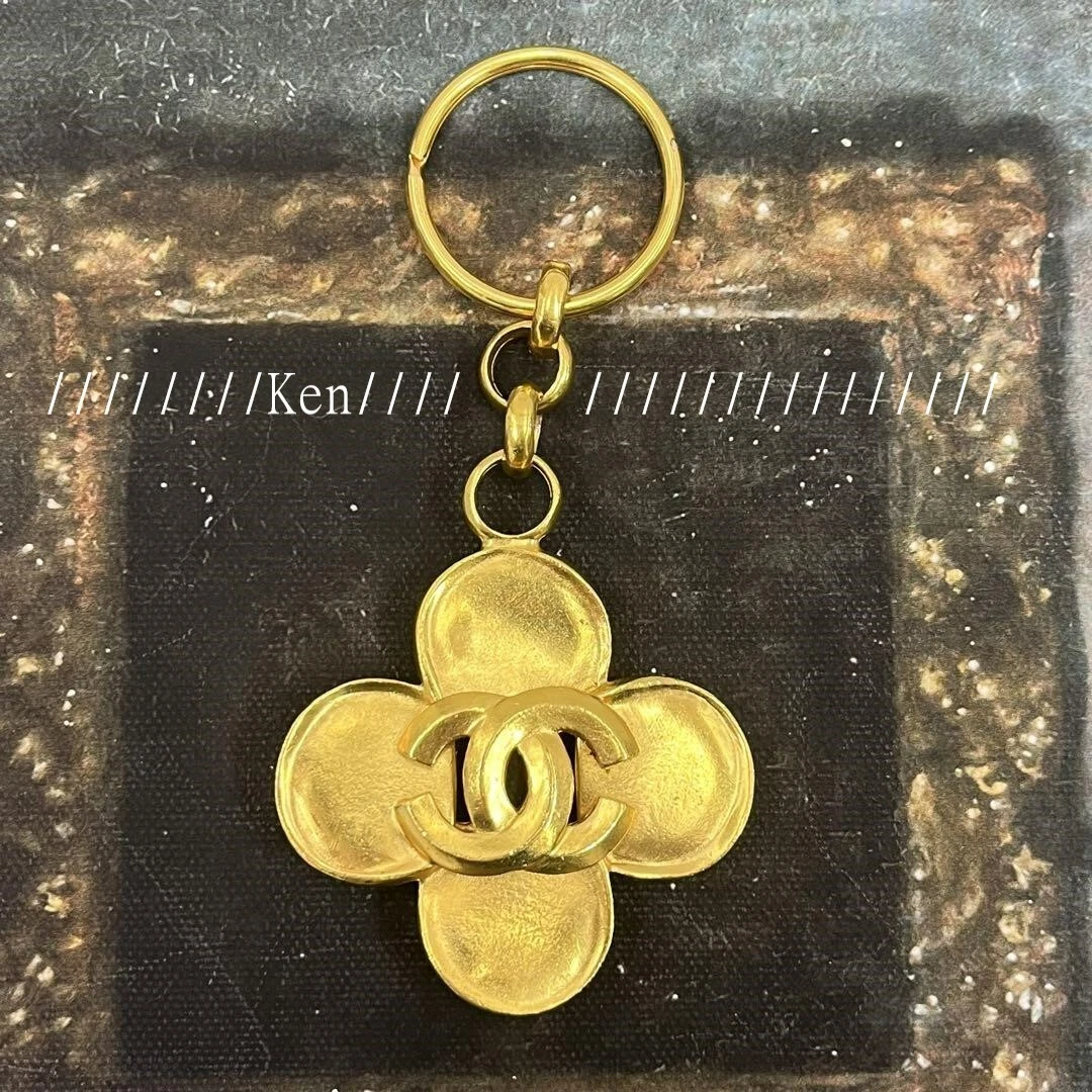 CHANEL Key ring chain holder Bag charm AUTH Coco Gold CC Vintage Rare  5.5x4cm FS