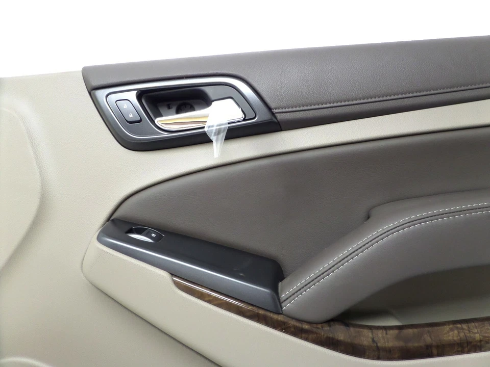 84192425 Chevrolet Suburban Tahoe 2015-20 lado del pasajero delantero derecho Cocoa Dune Foto 3 de 4