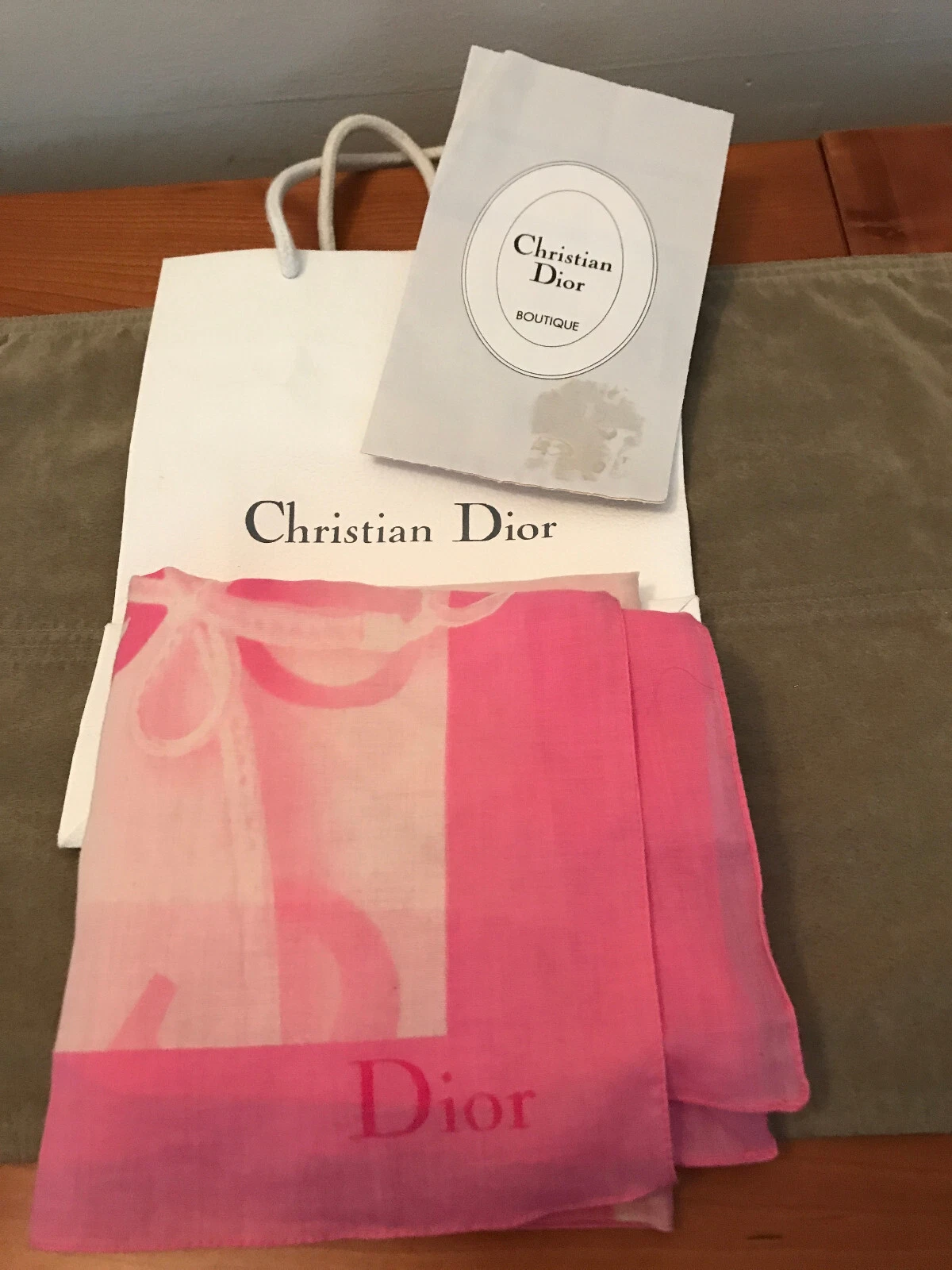 Foulard mouchoir vintage signature Christian Dior carré coton rose 26