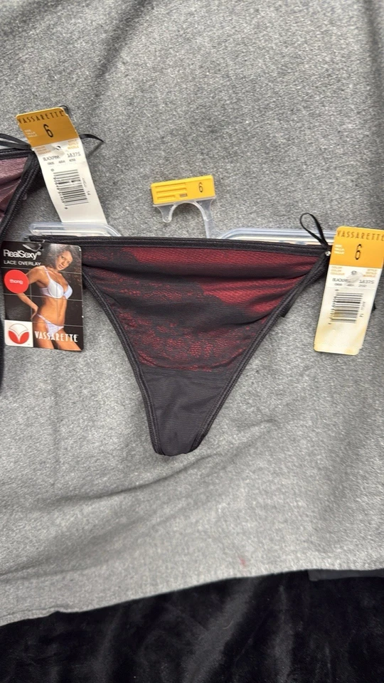 LOTE 3 BRAGAS Tanga Vassarette Negro Rosa Rojo NUEVO CON ETIQUETAS Y2K Sexy Encaje Superposición Talla 6 De Colección Foto 4 de 4