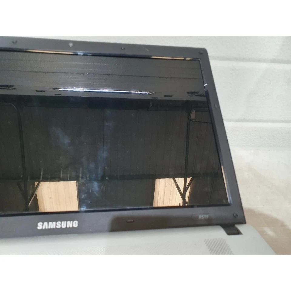 Samsung NP-R519 Notebook/Laptop Black Wi-Fi 15.6" TFT LCD Display - For Parts - Image 4 of 4