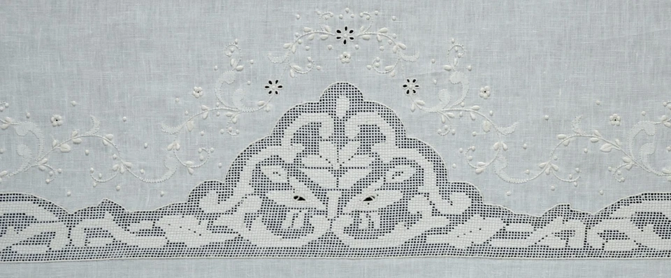 Tenda di Puro Lino bianco Ricamata a Mano con sfilato Siciliano cm. 270x310 - Immagine 4 di 4