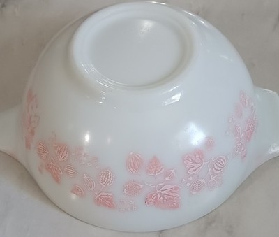 Vintage Pink Gooseberry Pyrex Cinderella Bowl #442 1 1/2 Qts. Nice Bowl Read...