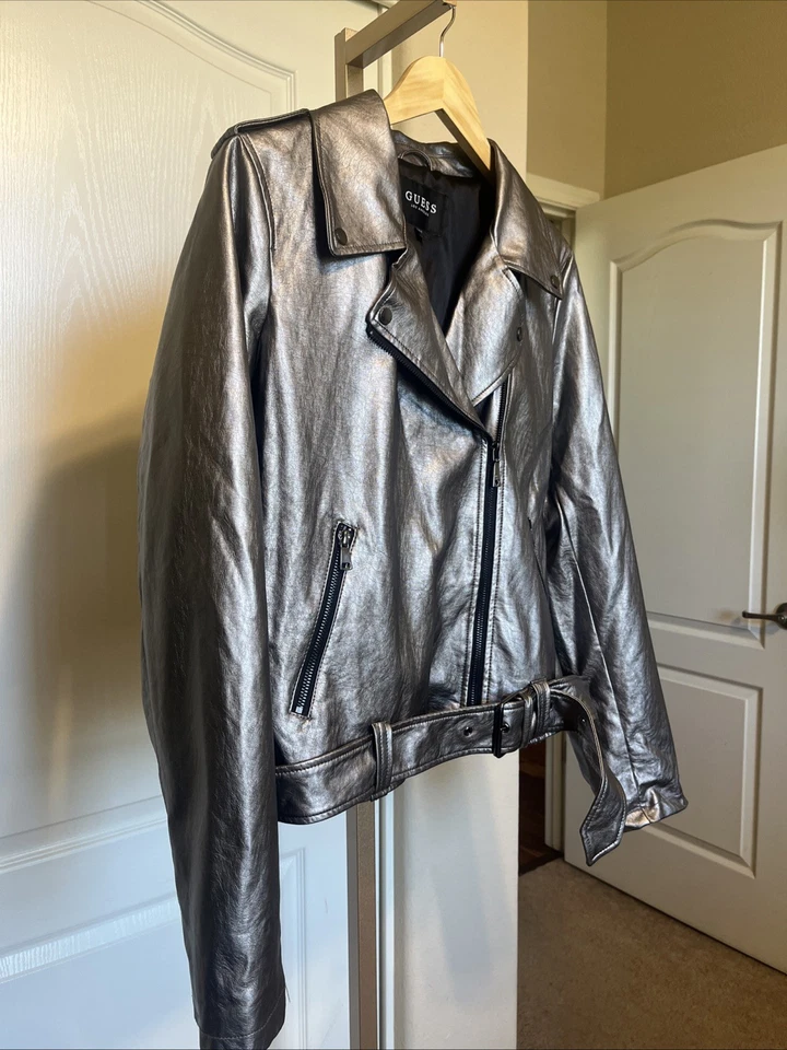 Chaqueta de Moto GUESS Metálica Plateada Imitación Cuero | Y2K Festival Glam | Talla Grande Foto 4 de 4
