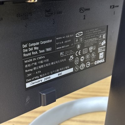 Dell 20” UltraSharp 2001FP UXGA 1600:1200 LCD Monitor with Stand