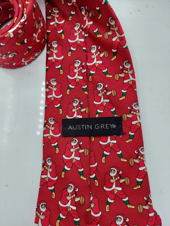 Corbata de fútbol americano Papá Noel Playing de Austin Grey Foto 2 de 2
